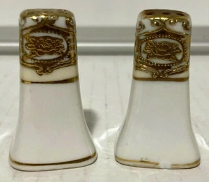 Salero y pimentero miniatura de porcelana con detalle de oro blanco cuadrado de Japón - Juego #1 - Imagen 1 de 6