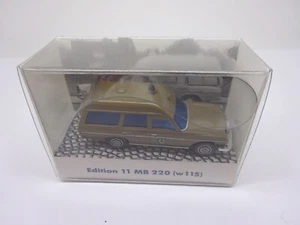 Wiking: MB 220 (w115) Ambulance Krankenwagen, Lechtoys Edition 11 (GK69) - Picture 1 of 3