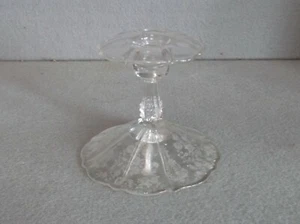 BASE DE VIDRIO TRANSPARENTE GRABADO FLORAL 4" CANDELABRO CÓNICO VINTAGE Fondo festoneado - Imagen 1 de 8