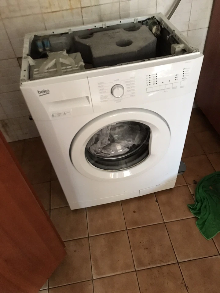NUOVO MODELLO BEKO LAV.SLIM WUXS61032WI-IT 6KG D Beko Cod. 7000040089 Lavatrici  - Immagine 1 di 1