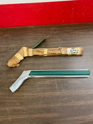 Ford LTD II 1977 1978 1979 GUARDABARROS DERECHO MOLDURA NOS FORD 1120  Foto 1 de 4