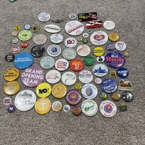 Lotto di 71 spille bottoni vintage varietà spilla bottone vecchio raro anni 70 80 90 spille - Foto 1 di 22