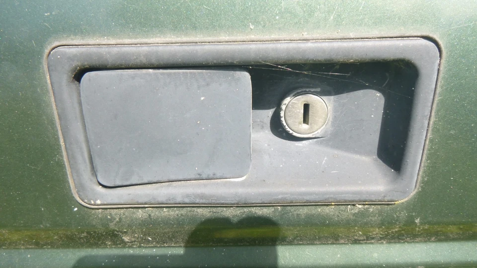 Land Rover Discovery RTC6686 Tür Griffmulde links - Image 1 of 1