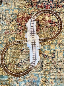 Lincoln Logs Figure 8 Train Track Railroad & Tunnel/Bridge Hasbro - Picture 1 of 8