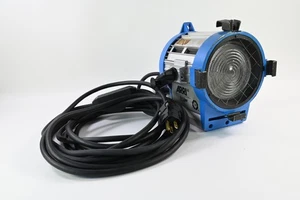 Luz Fresnel de tungsteno Arri 650 Plus vatios #G266 - Imagen 1 de 10