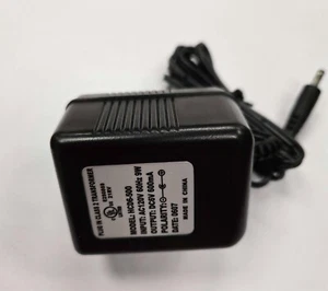 AC120V 60Hz 9W 600mA AC / DC Wall Adapter Power Supply - Picture 1 of 3