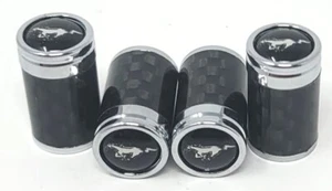 MUSTANG Blanc Cheval Logo Avec Noir Backgrou Carbone Fibre Pneu Valve / Tige - Photo 1 sur 2