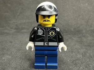 LEGO The LEGO NINJAGO Movie Officer Toque Minifigure Set 70607 - Bild 1 von 2