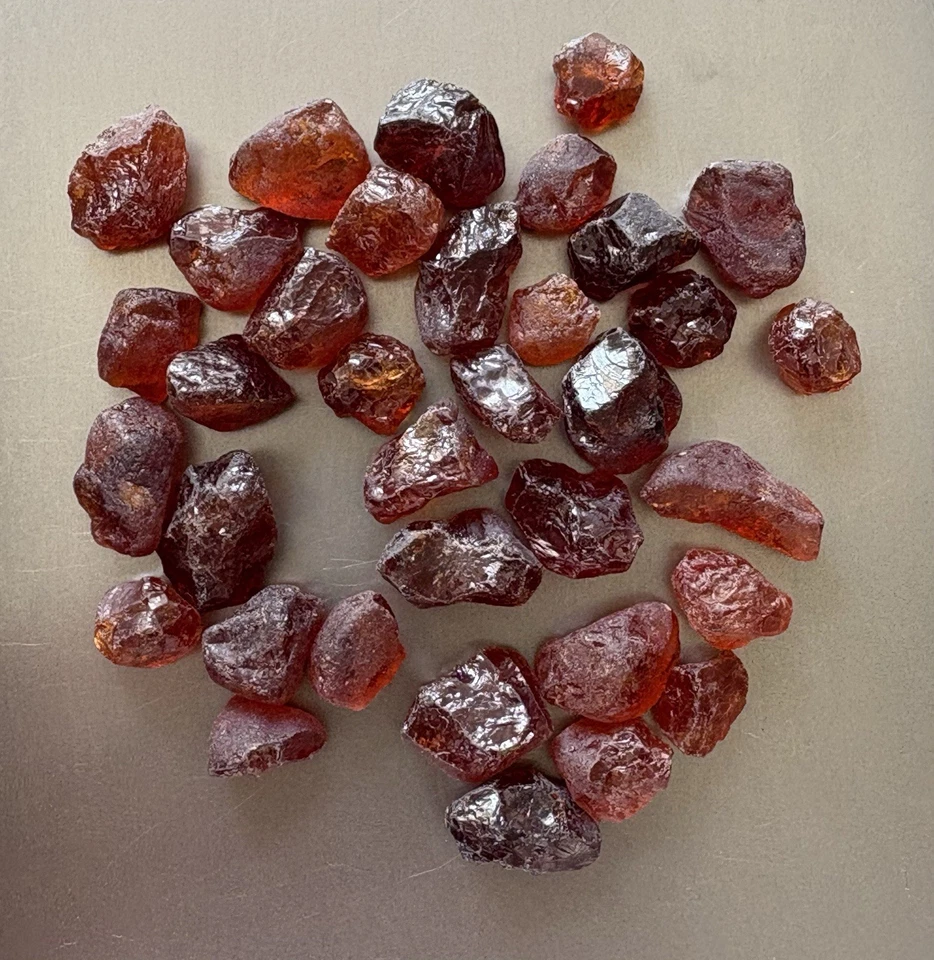 Nice Lot 292 Cts Natural Red Colour Spessartine Rough From Nigeria - Image 1 of 4