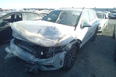 2018 Volkswagen Tiguan Transmission OEM 72K Miles - LKQ433898401 - Image 1 of 4