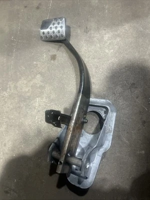 2014–2022 Dodge Durango GT Parking Assist Brake Stop Pedal with Bracket 08205310 - Image 1 of 4
