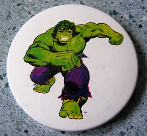 VINTAGE MARVEL COMICS 1970s THE INCREDIBLE HULK 55mm METAL PIN BADGE - Picture 1 of 2