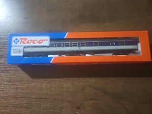 Roco 44920 German 2nd Class Passenger Car - Picture 1 of 6