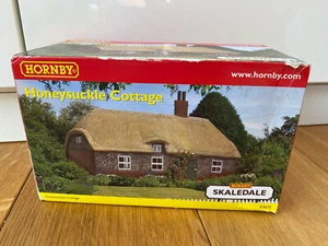 Hornby Skaledale 1.76 - R9675 Honeysuckle Cottage - Picture 1 of 9