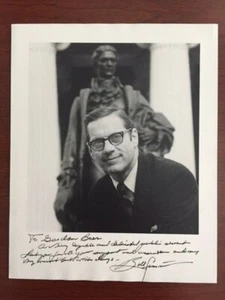 WILLIAM E. SIMON SIGNED PHOTO, SEC. OF TREASURY, OLYMPICS, PHILANTHROPY, NIXON - Picture 1 of 1