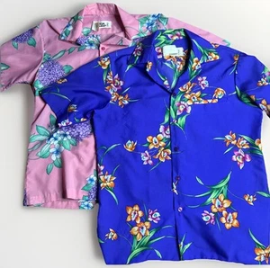 Lote de 2 Camisas Hawaianas Hilo Hattie Vintage M Rosa Púrpura Floral Campamento Botón - Imagen 1 de 22