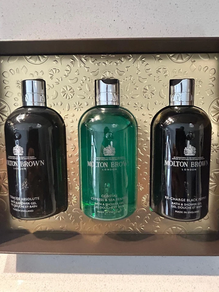 Molton Brown Woody & Aromatic Bath & Shower Gel Gift Set – 3 x 300 ml Body Wash