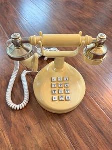 Telefono Vintage Radio Shack Stile Francese Pulsante 43-330 Beige Oro NON TESTATO - Foto 1 di 12