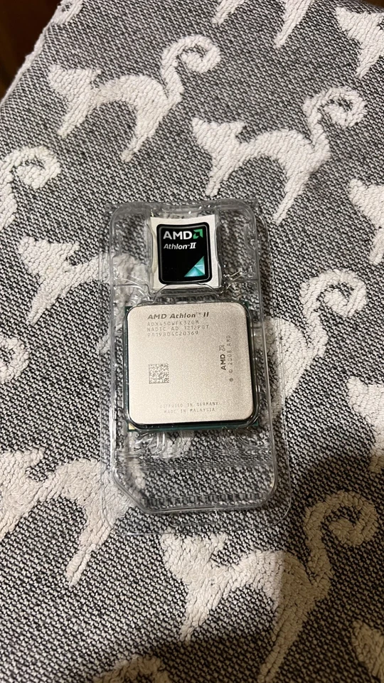 AMD Athlon II X2 250 CPU Processor - 3 GHz 2 Cores - Socket AM3 - ADX450WFK32GM - Image 1 of 3