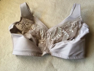 Sujetador GLAMORISE 42i Magic Lift Taupe Bordado Copa Suave Estilo 1016 Nuevo sin Etiquetas Foto 1 de 4