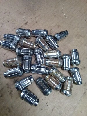 Tuercas estriadas 24x 12x1,5 perfil bajo para Honda Civic se adapta a Integra Foto 1 de 4