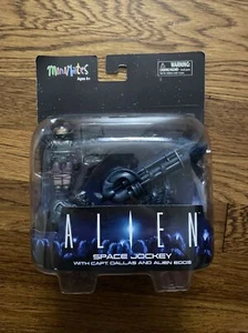 MINIMATES ALIEN SPACE JOCKEY WITH CAPT DALLAS AND ALIEN EGGS - Picture 1 of 5