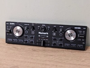 FAULT Numark DJ2GO2 Táctil USB DJ Controlador con Mezclador Interfaz de Audio LEER - Imagen 1 de 5