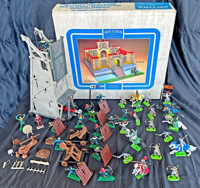 Gran Bretaña Detalle Castillo Medieval Asalto - 54mm Plástico Pintado - POSTURAS VARÍAN Foto 1 de 4