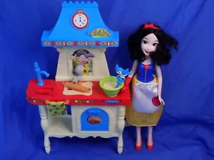 Disney SNOW WHITE STIR & BAKE Kitchen Playset w/ Doll & Accessories Hasbro 2016 - Picture 1 of 12