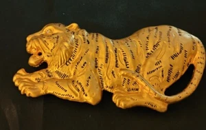 Vintage Heavy Tiger Belt Buckle Large Gold Tone L. 4" NI 95. - Picture 1 of 12
