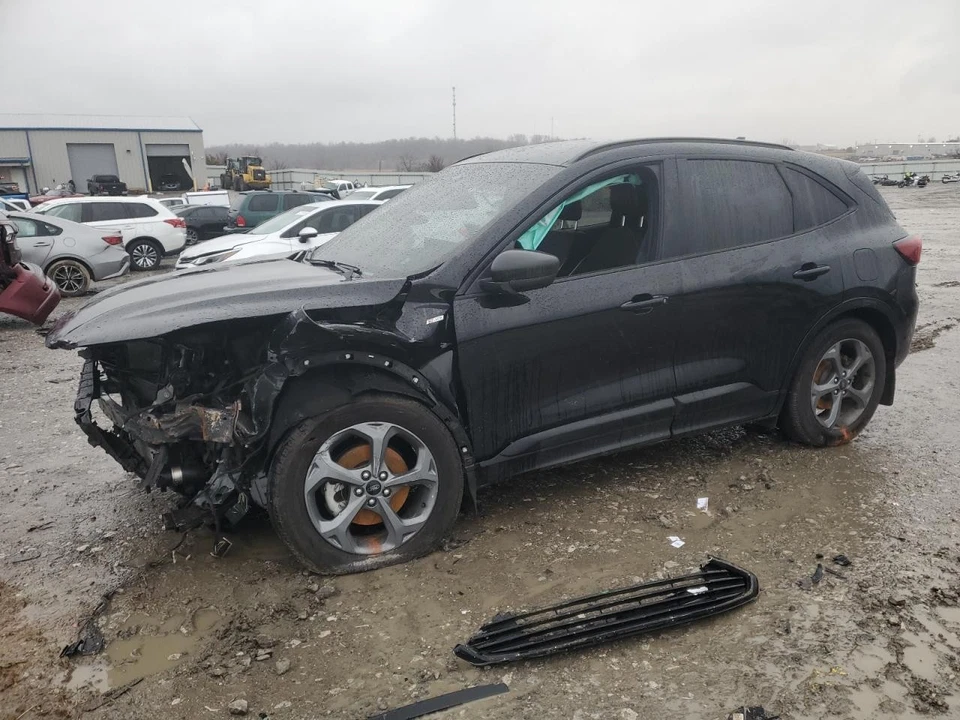 Used Air Cleaner Assembly fits: 2023 Ford Escape 1.5 Grade A - Image 1 of 4