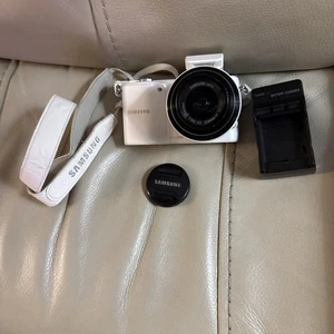 Samsung NX3000 20,3 megapixel fotocamera digitale mirrorless + obiettivo 20-50 mm - venditore USA - bella - Foto 1 di 9