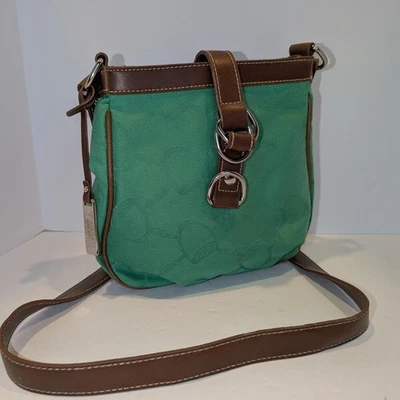 Cartera Bandolera Chaps Bridoe Bit Estilo Ecuestre Verde Lona y Cuero Foto 1 de 4