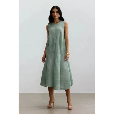 Nuevo sin etiquetas Vestido Midi Para Mujer Corte Espuma de Mar Verde Plisado Avant Garde Sin Mangas OS Foto 1 de 4