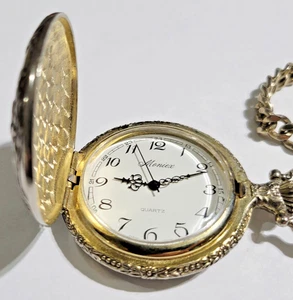 Reloj Bolsillo Moniex Vintage Hermoso Ciervo Ciervo Grabado - Batería Nueva - Imagen 1 de 8