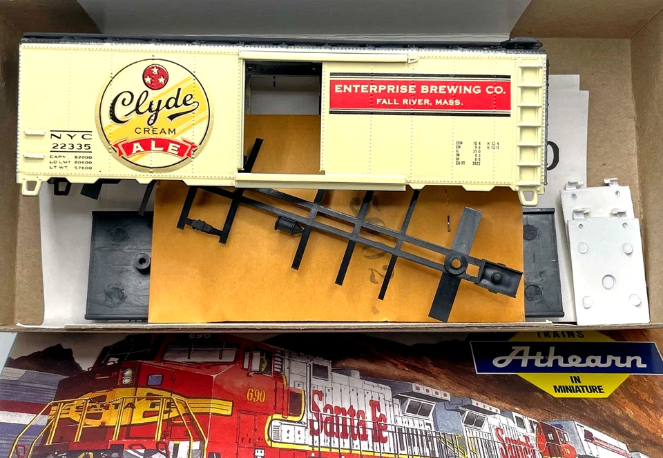 HO GREENWAY PRODUCTS 1750 CUSTOM PAINTED BEER REEFER KIT CLYDE CREAM ALE - Image 1 of 1