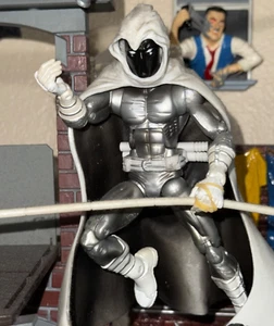 Toybiz Marvel Legends MOON KNIGHT figure from BAF MODOK Series Silver Variant - Picture 1 of 2