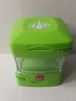 Пресс для чеснока Kitchen Innovation KI дробилка триммер измельчитель контейнер для хранения зеленый - Изображение 1 из 4