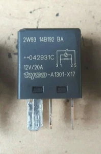 RELÉ NEGRO JAGUAR TIPO X 2W9314B192BA - Imagen 1 de 1