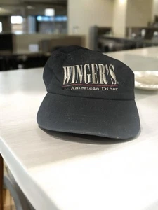 Cappello vintage Winger's American Diner - "L'uomo voleva avere le ali" - Foto 1 di 6