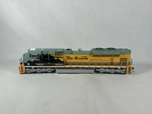HO MTH DCC Equipaggiato Rio Grande Heritage SD70ACe #1989 Accoppiatori Kadee - Foto 1 di 9