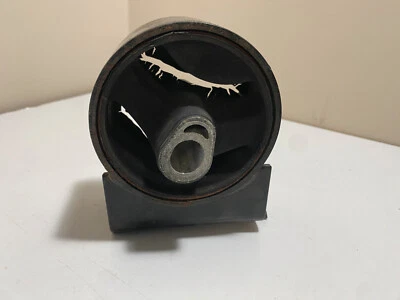 Suporte dianteiro do motor para RAM C/V DODGE GRAND CARAVAN ROUTAN TOWN & COUNTRY - Imagem 1 de 3