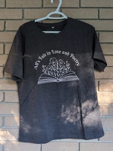 Grey All is Fair in Love and Poetry T-Shirt Size: Large - Bild 1 von 2