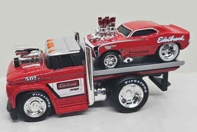 MAISTO MUSCLE MACHINES TRANSPORTS Chevy C60 1969 plataforma plana Camaro SS EDELBROCK Foto 1 de 4