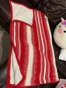 Martha Stewart Red/White Fair Isle Soft Knit/Sherpa Chenille Throw Blanket - Picture 1 of 2