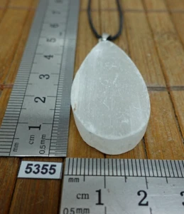 Pendentif SELENITE naturelle Maroc 11,5g + cordon - collier gypse fibreux reiki - Picture 1 of 3