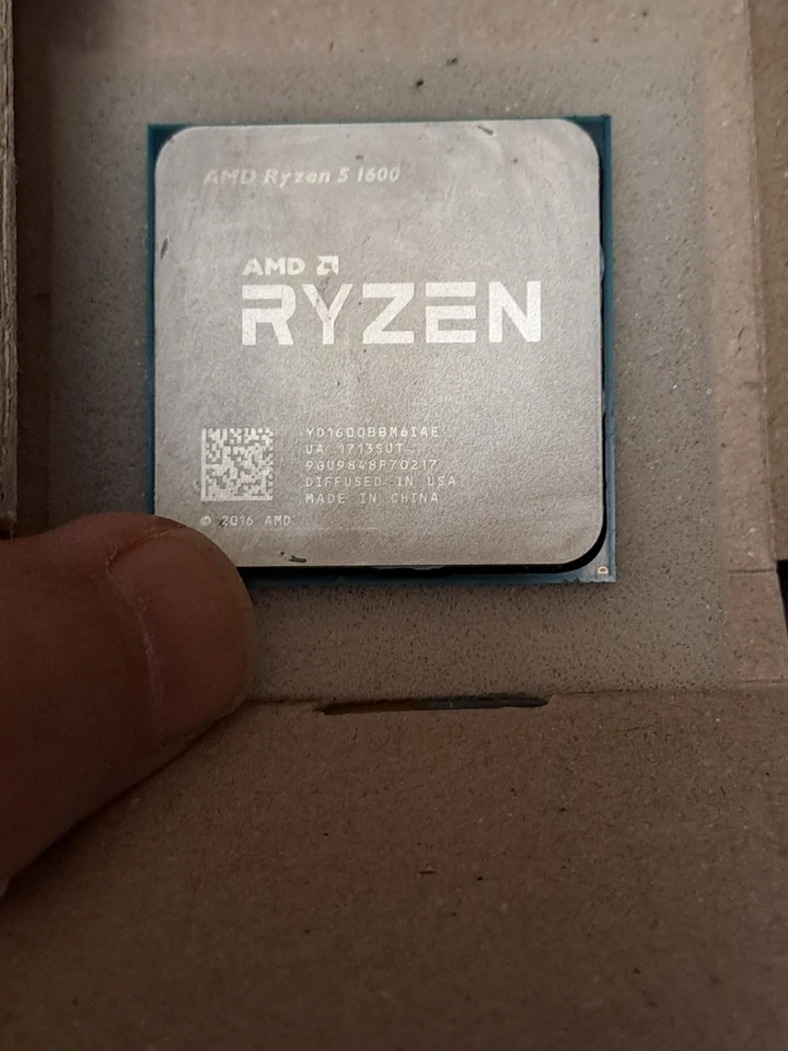 Processore CPU AMD Ryzen 5 1600 R5-1600 3,2-3,6 GHz AM4 socket 65 W - Immagine 1 di 1