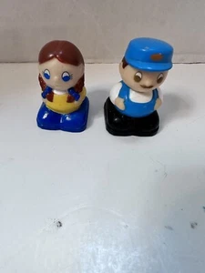 KONVOLUT 2 VINTAGE 1980er TYCO BRICK BLOCK PEOPLE Gummi Gebäude Figuren 2" - Bild 1 von 6