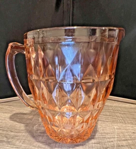 Brocca in vetro vintage Jeanette Windsor rosa diamante depressione 7" - Foto 1 di 8