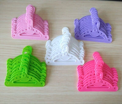 Juego de 50 perchas de ropa para muñeca americana de 18"" juguete accesorio Foto 1 de 3